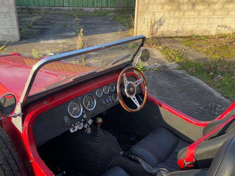 NG 1800, Jolie évocation des Aston d'avant guerre, mécanique MGB