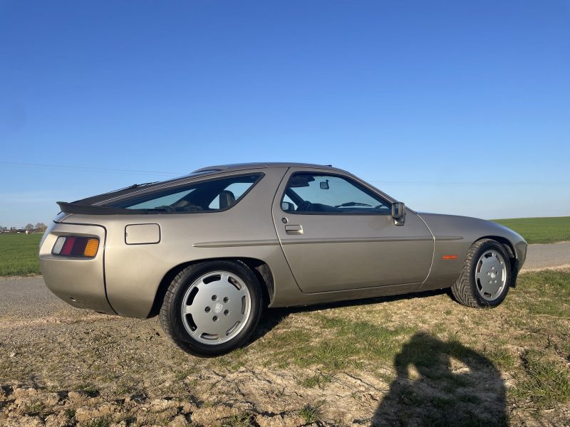 PORSCHE 928 S3, bel état, faible kilométrage
