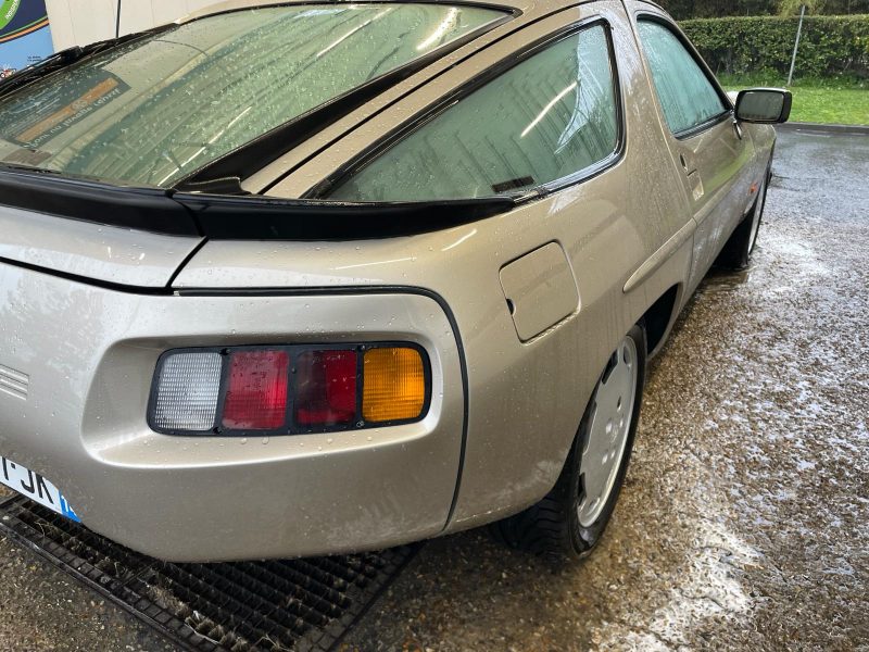 PORSCHE 928 S3, bel état, faible kilométrage
