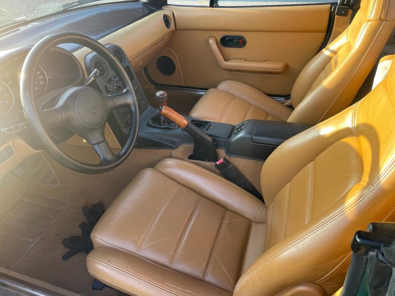 Mazda Miata MX5 NA, Cuir et Hard-Top